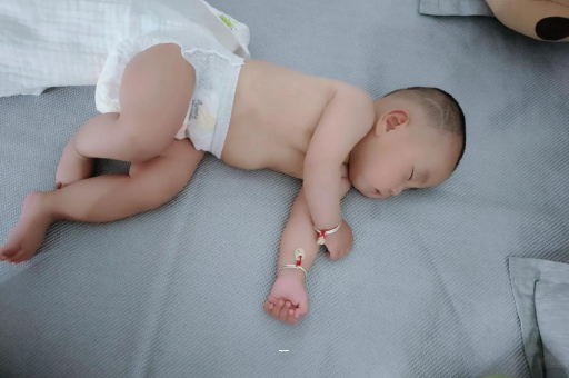 阳江宝宝突然很多眼屎